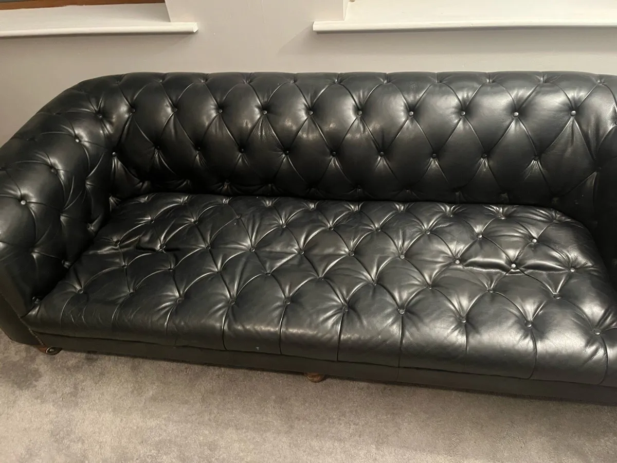 Chesterfield sofa - Image 3