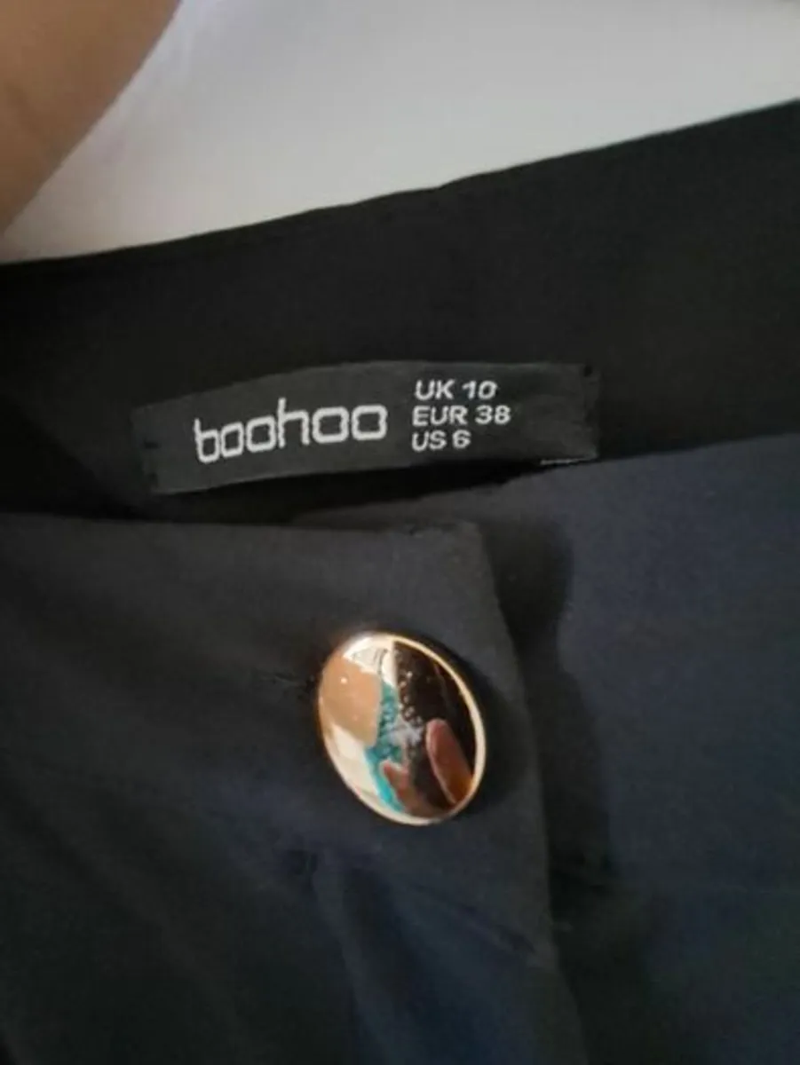 Boohoo Black trousers size 10 - Image 2