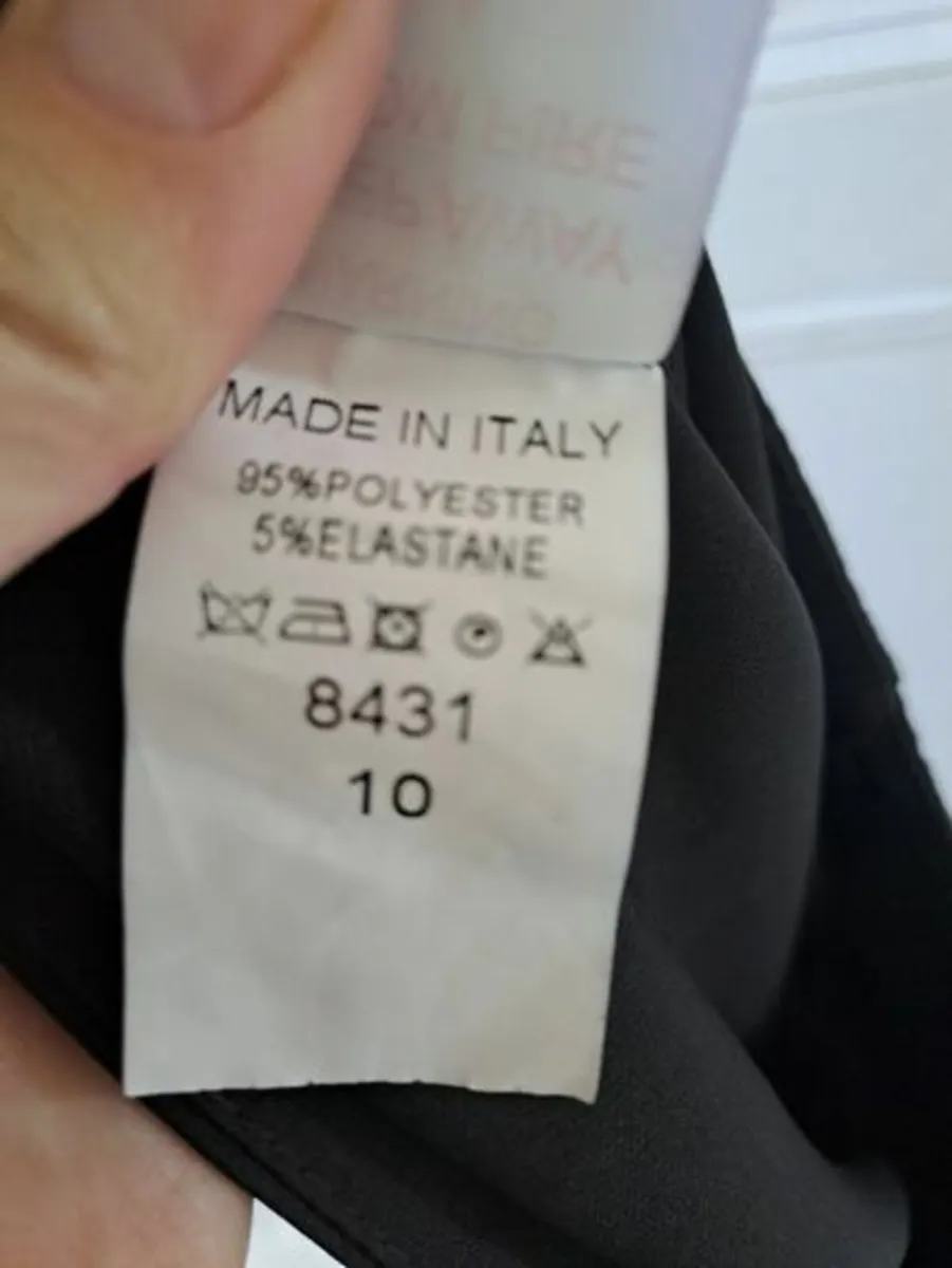 Boohoo Black trousers size 10 - Image 3