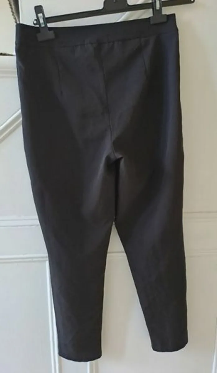 Boohoo Black trousers size 10 - Image 4
