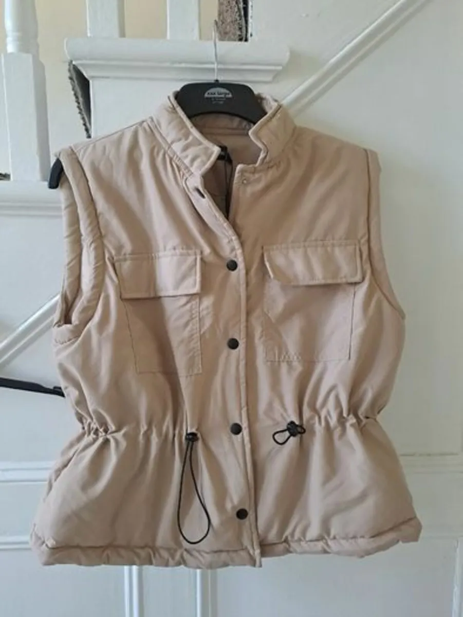 Sleeveless Jacket beige size 10 - Image 1