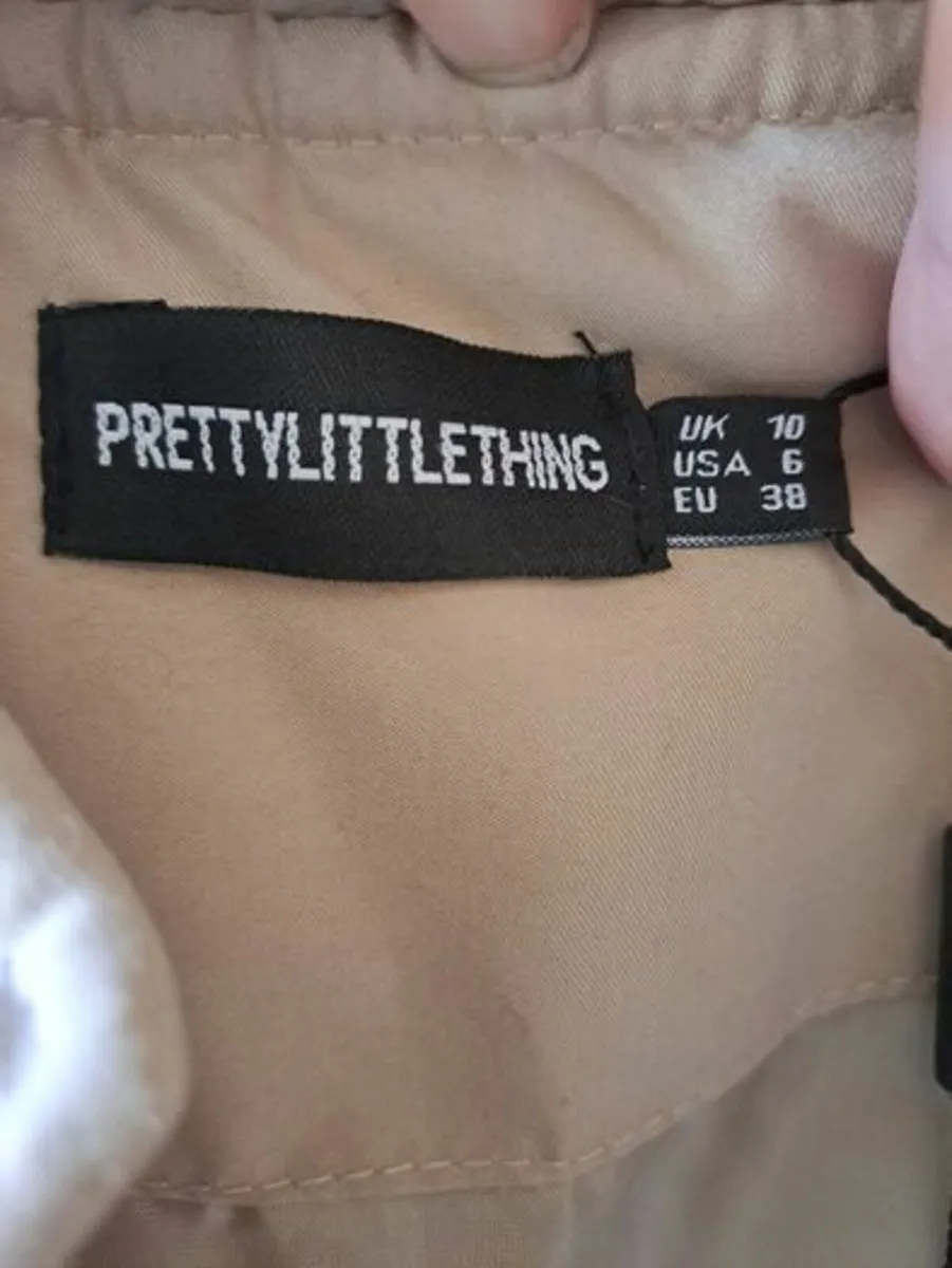 Sleeveless Jacket beige size 10 - Image 4