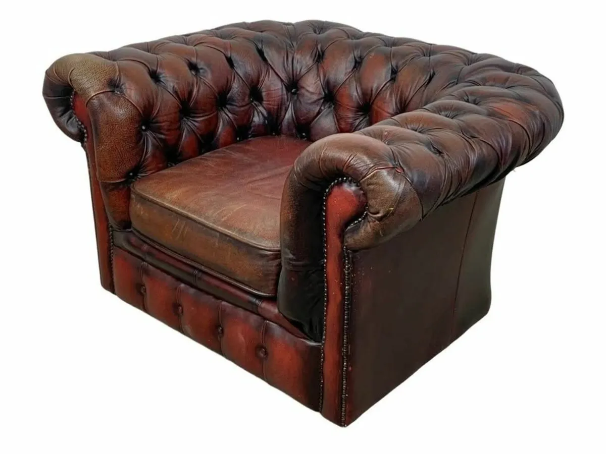 Vintage Deep Button ox-blood leather Chesterfield - Image 2