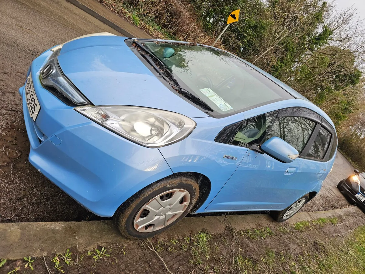 2013 honda fit hybrid automatic.  €2200 read add - Image 3
