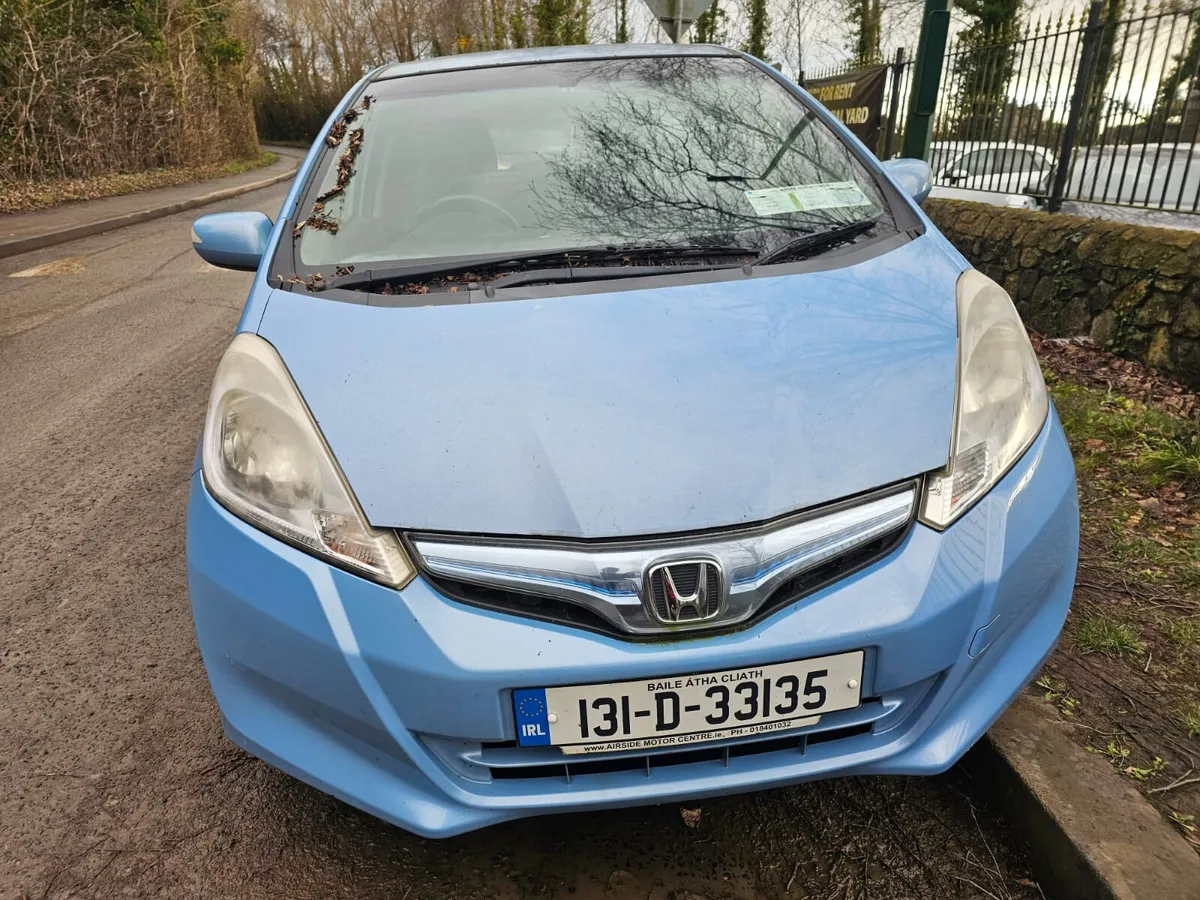 2013 honda fit hybrid automatic.  €2200 read add - Image 1