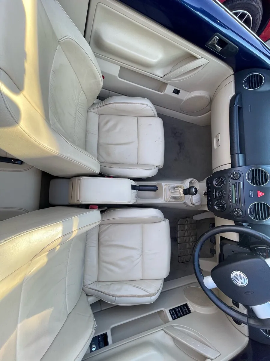Convertible Vw beetle - Image 4