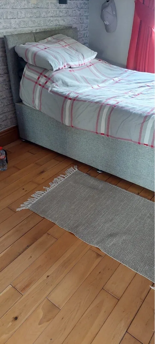 Single bed - Image 2