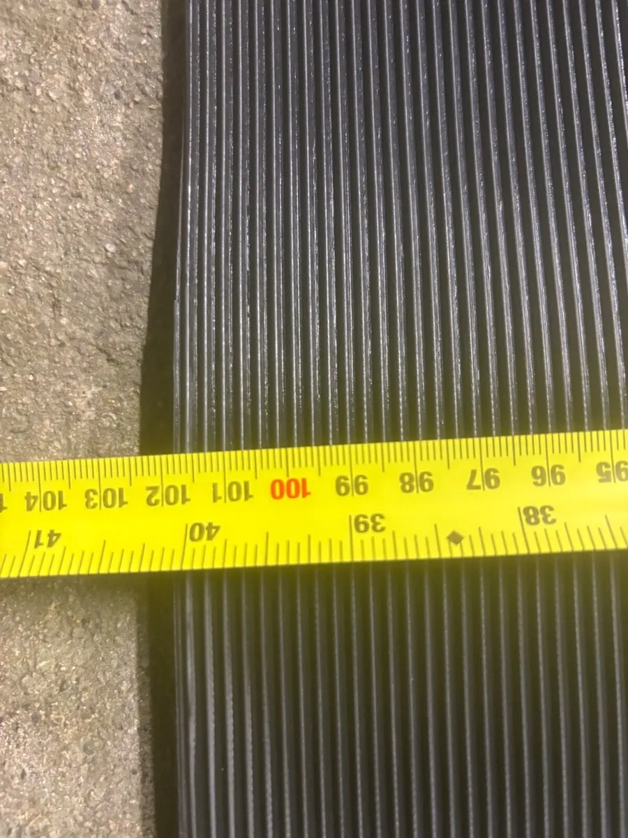 Rubber matting 10 mtrs x 102cm x 5mm - Image 2