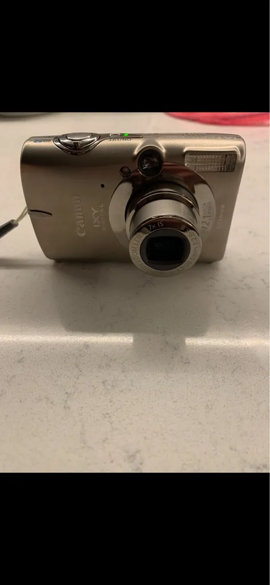 Canon Ixy 2000 IS digital camera - Image 2