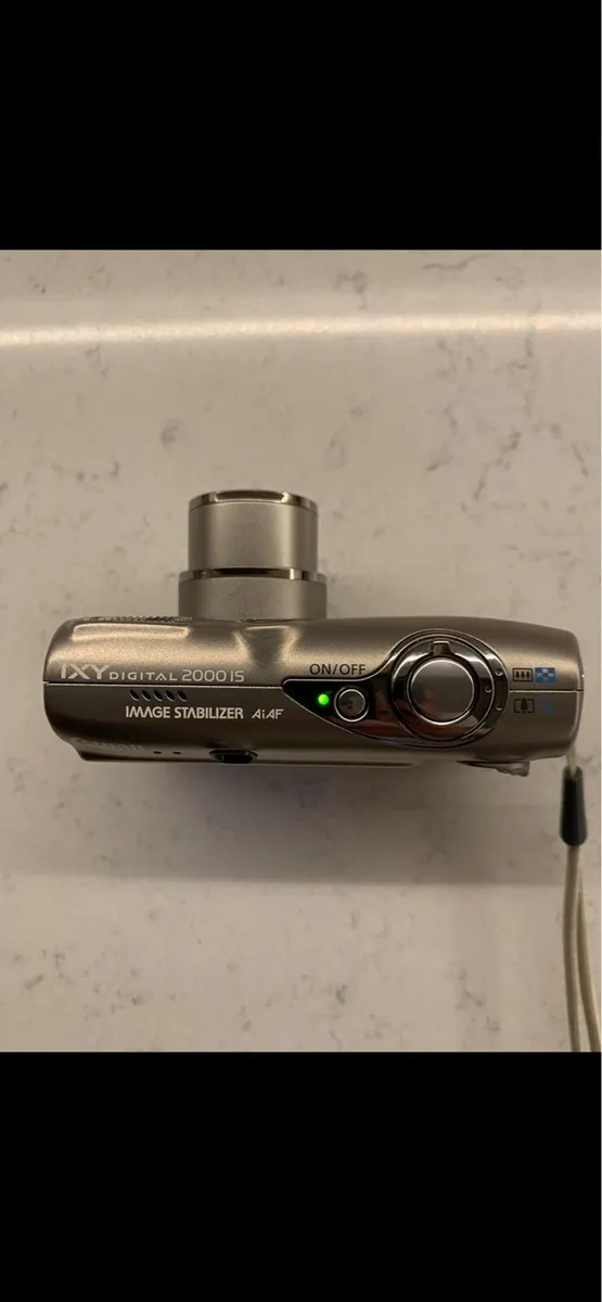 Canon Ixy 2000 IS digital camera - Image 4