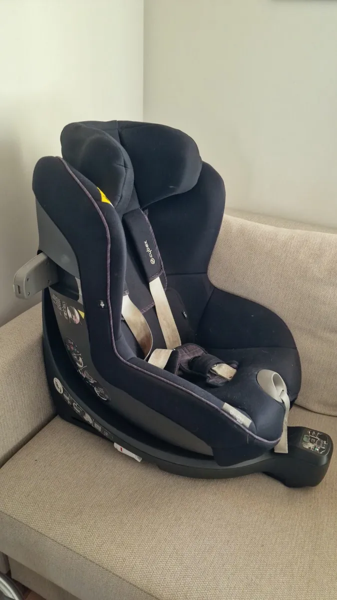 Car seat - Image 1