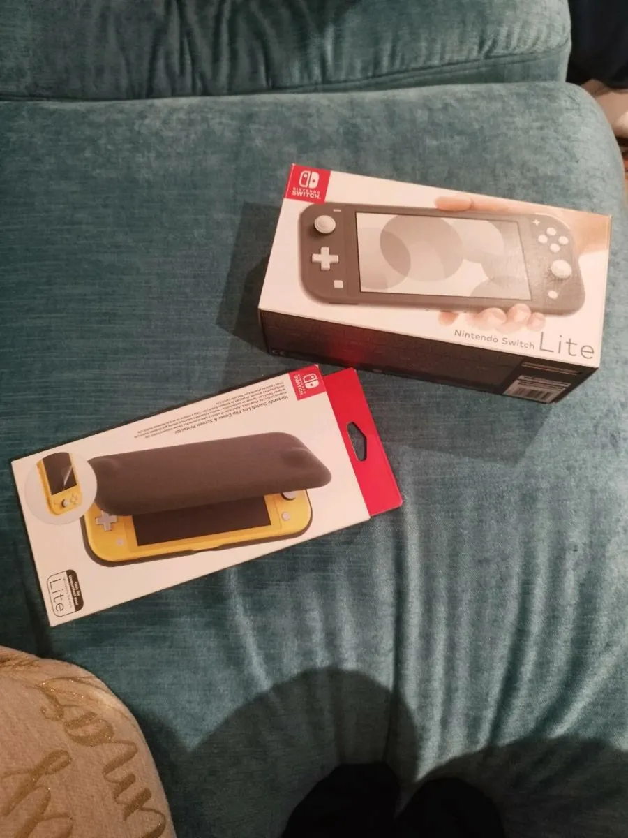 Nintendo Switch Lite - Image 1