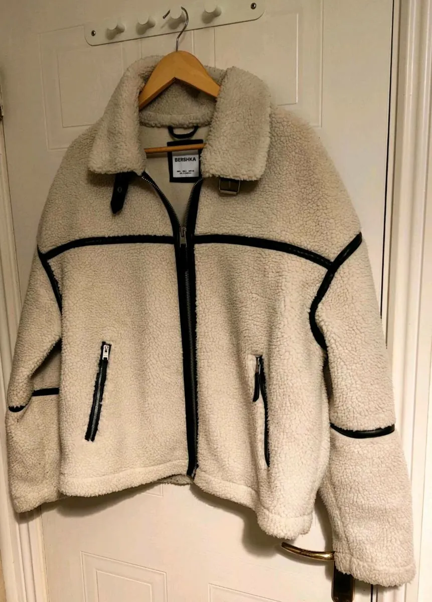 BERSHKA Sherpa Fleece Jacket – Size L - Image 1