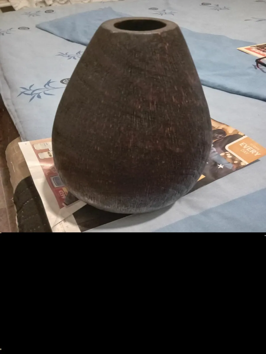 2vases  and ladies coat size 22 - Image 2