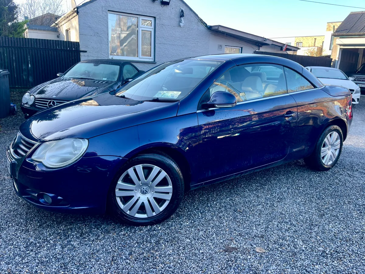 VW Eos 2.0 AUTO Cabriolet - Image 2