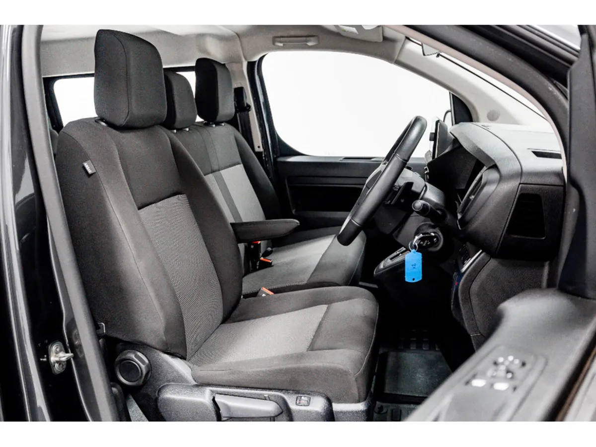 Citroen Spacetourer ë-You XL 9 Seats 75kWh Auto 13 - Image 3