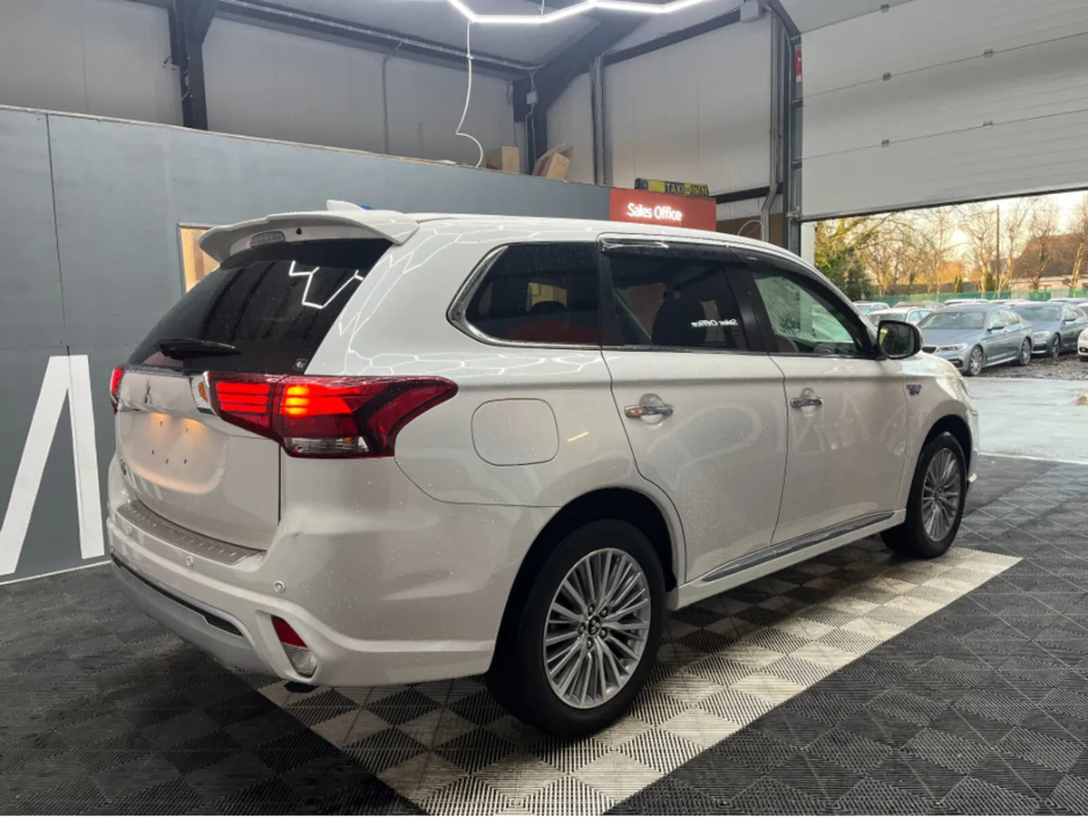 Mitsubishi Outlander €21950! 2019 MITSUBISHI OUTLA - Image 2