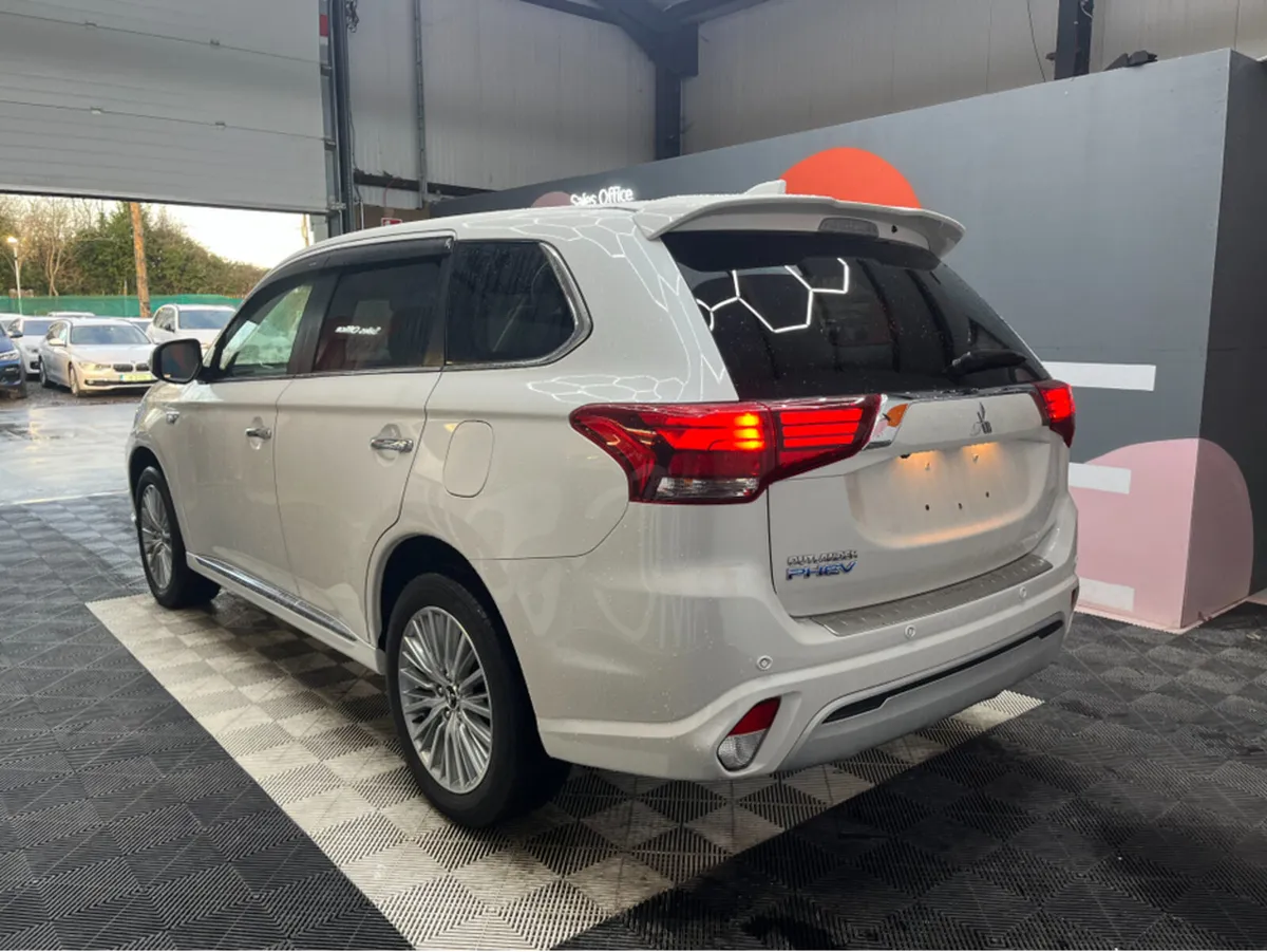 Mitsubishi Outlander €21950! 2019 MITSUBISHI OUTLA - Image 4