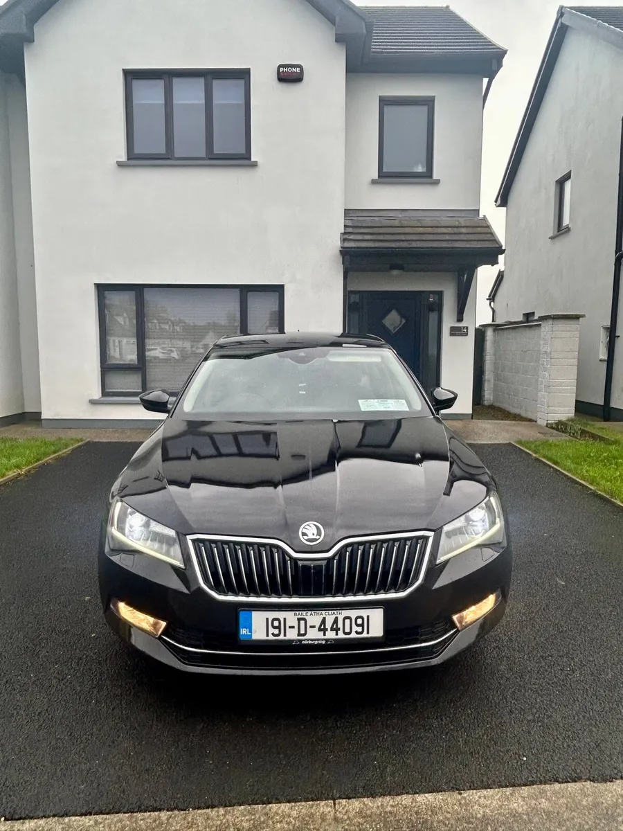 Skoda Superb 2019 Style 2.0 150bhp - Image 3