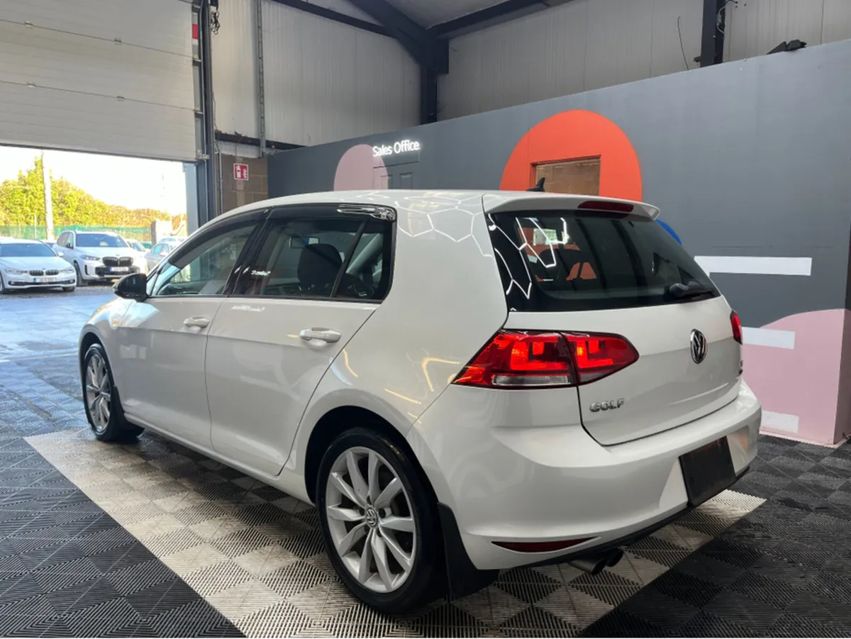 Volkswagen Golf 2015 VOLKSWAGEN GOLF 1.4 AUTOMATIC - Image 4