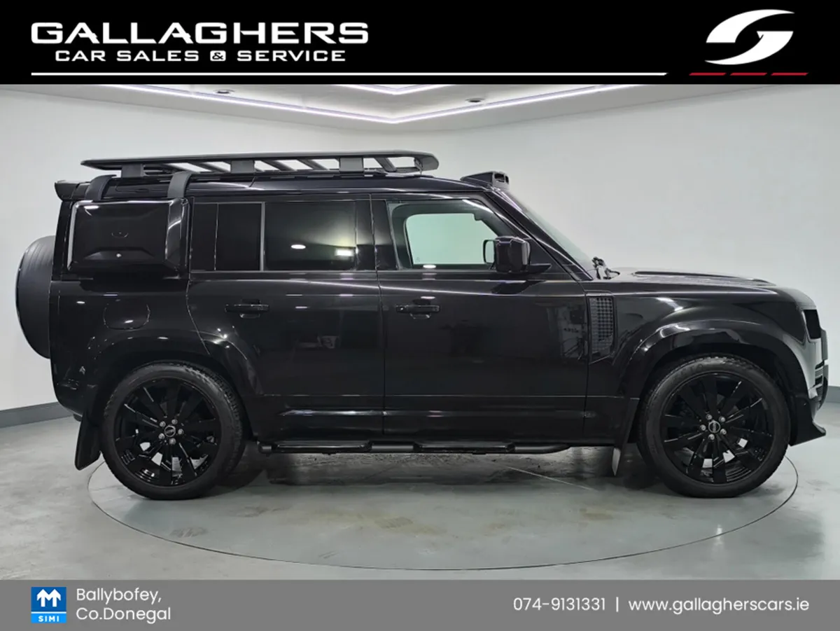 Land Rover Defender (212) 110 3.0D HARD TOP S  AUT - Image 3