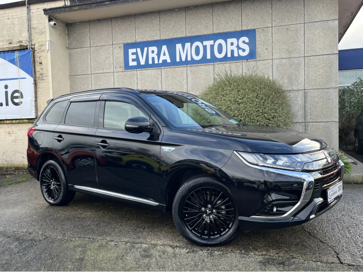 Mitsubishi Outlander 4WD BLACK EDITION PLUG IN HYB - Image 1