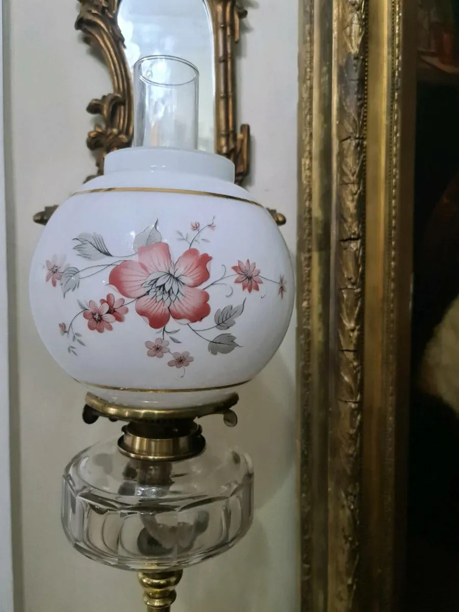 Antique oil lamp - Image 2