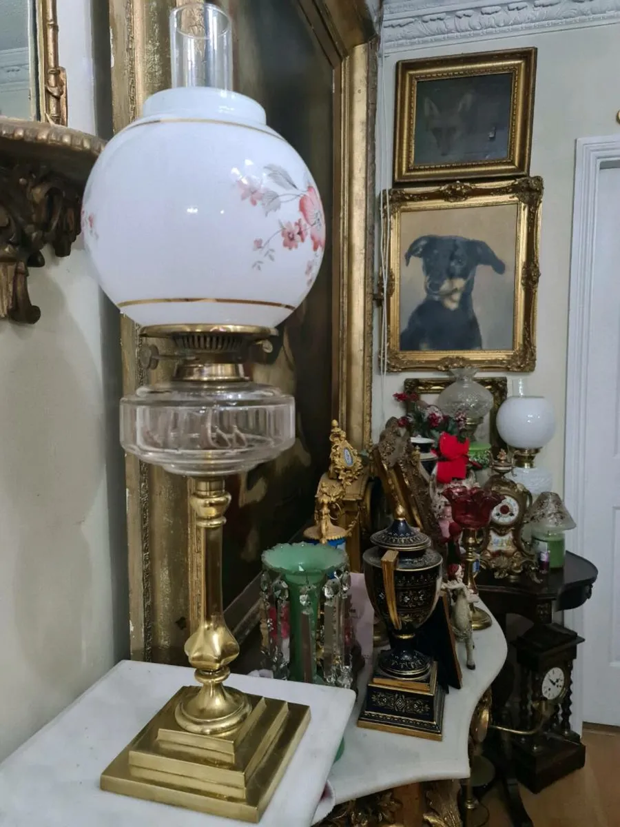 Antique oil lamp - Image 3