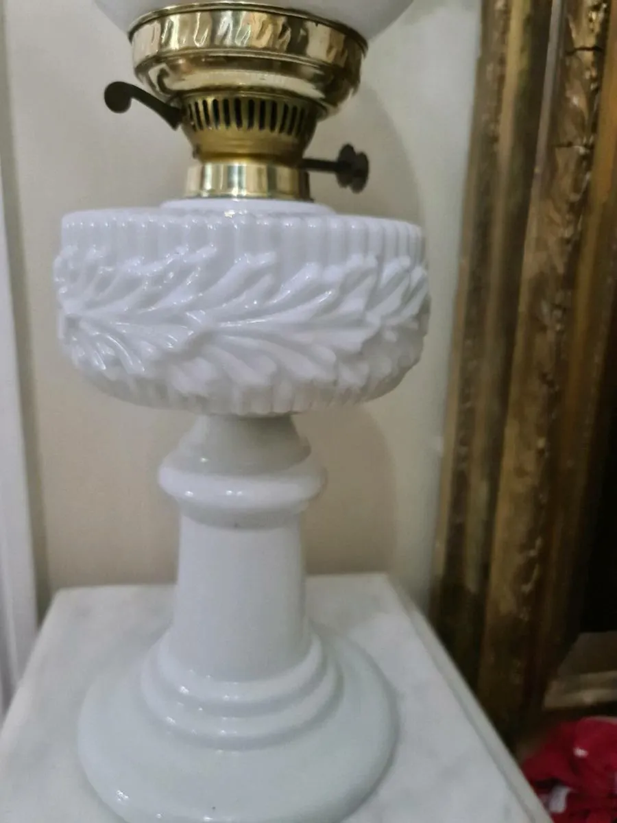 Antique oil lamp - Image 3
