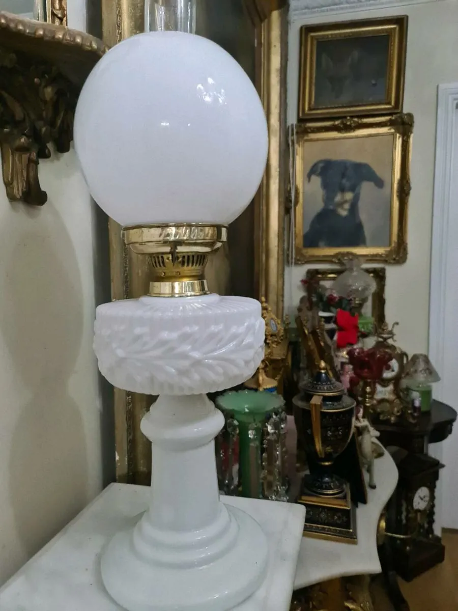 Antique oil lamp - Image 4