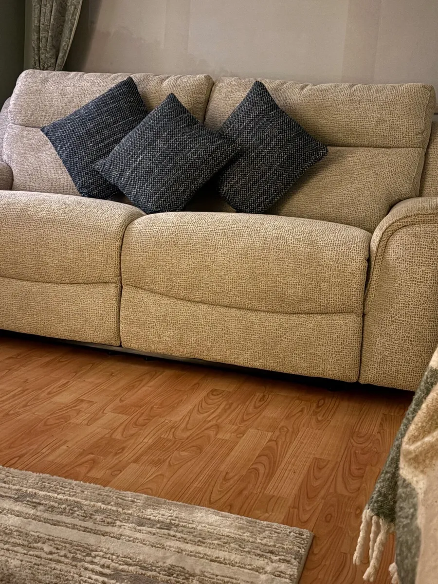 2 recliners 4 months old