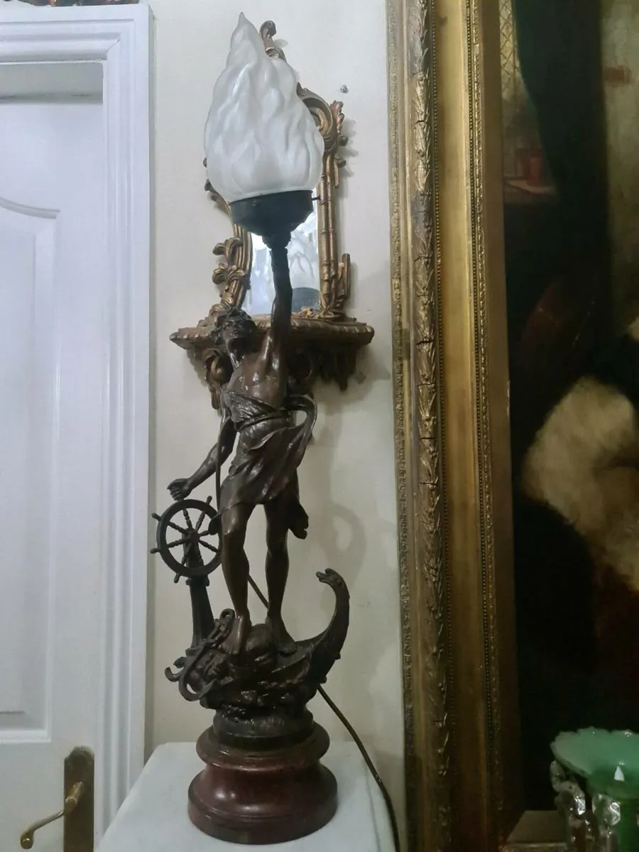 Vintage very large lamp POSTAGE AVAILABLE - Image 1