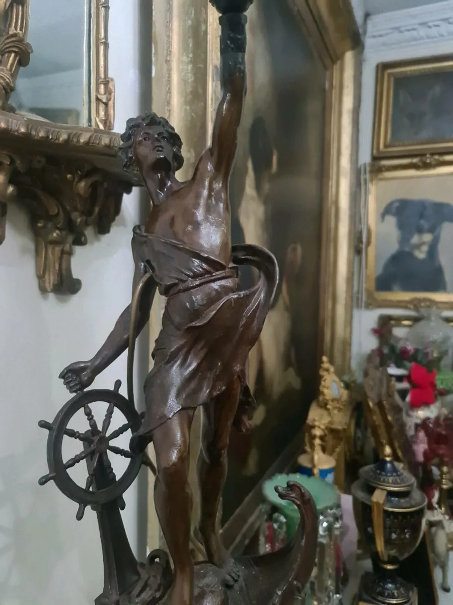 Vintage very large lamp POSTAGE AVAILABLE - Image 2