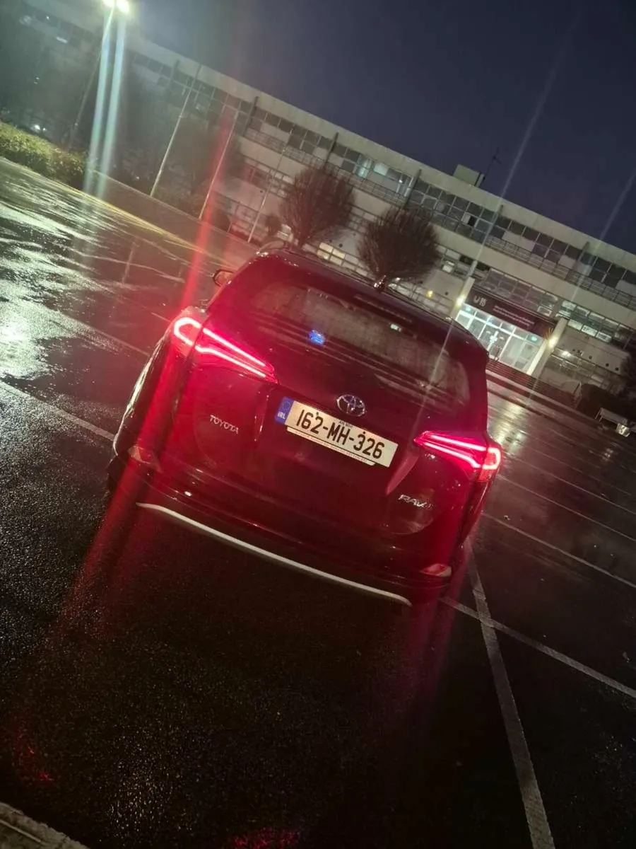 Toyota RAV4 2016 - Image 2