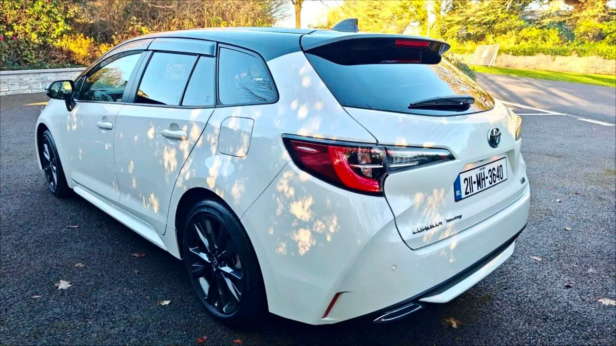 Toyota Corolla touring Modelista 22.950e negotiabl - Image 3