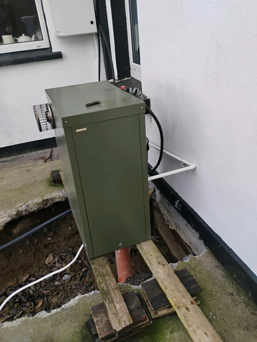 Oil boiler - Image 1