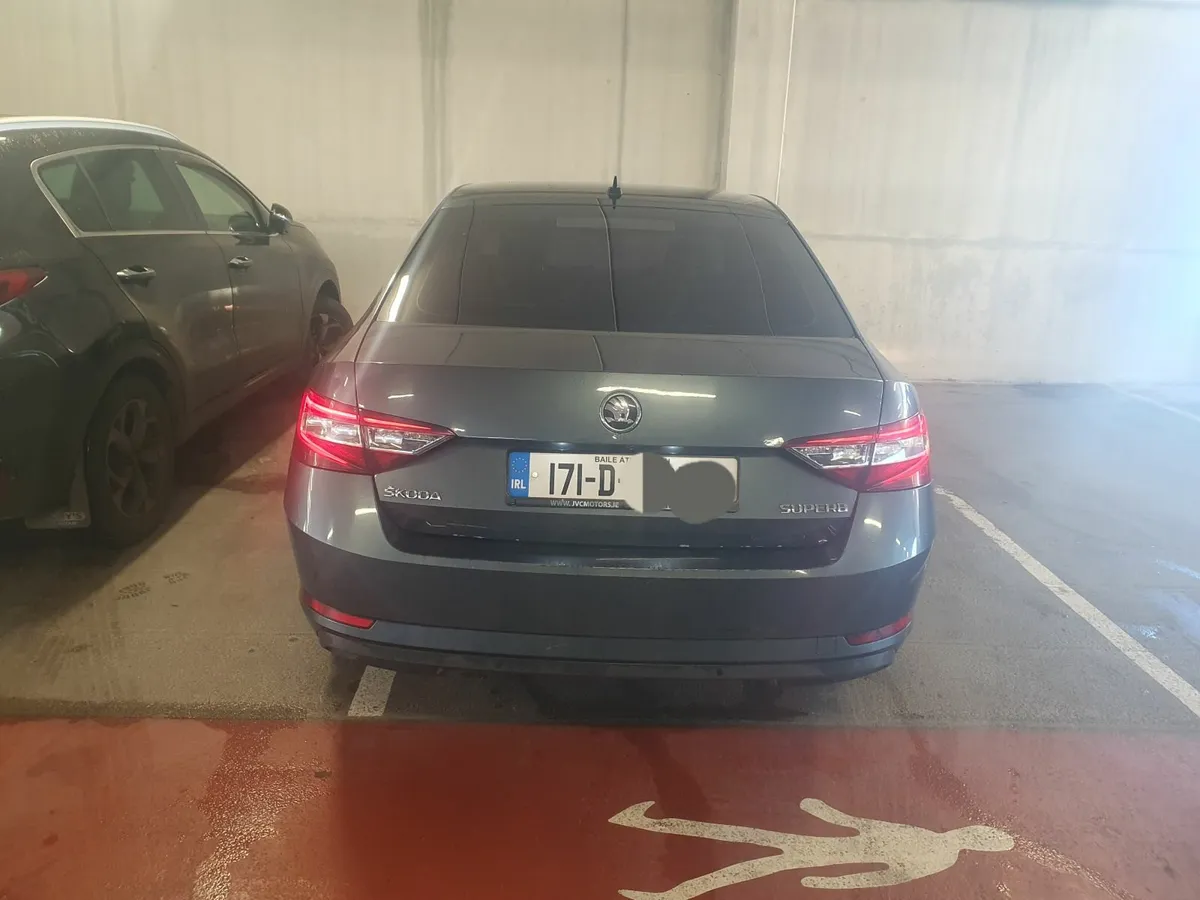 Skoda Superb 2017 - Image 1