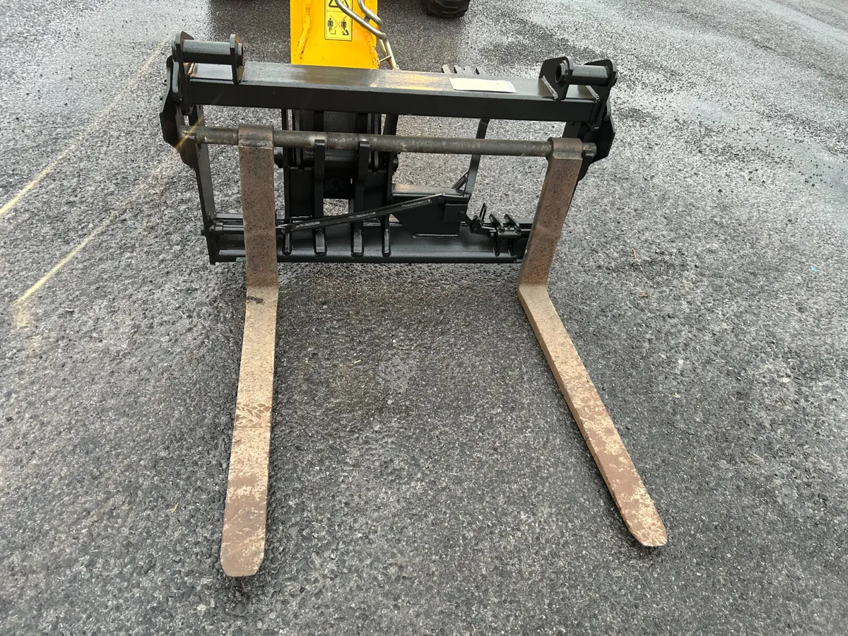 2016 JCB 525-60 Loader - Image 2