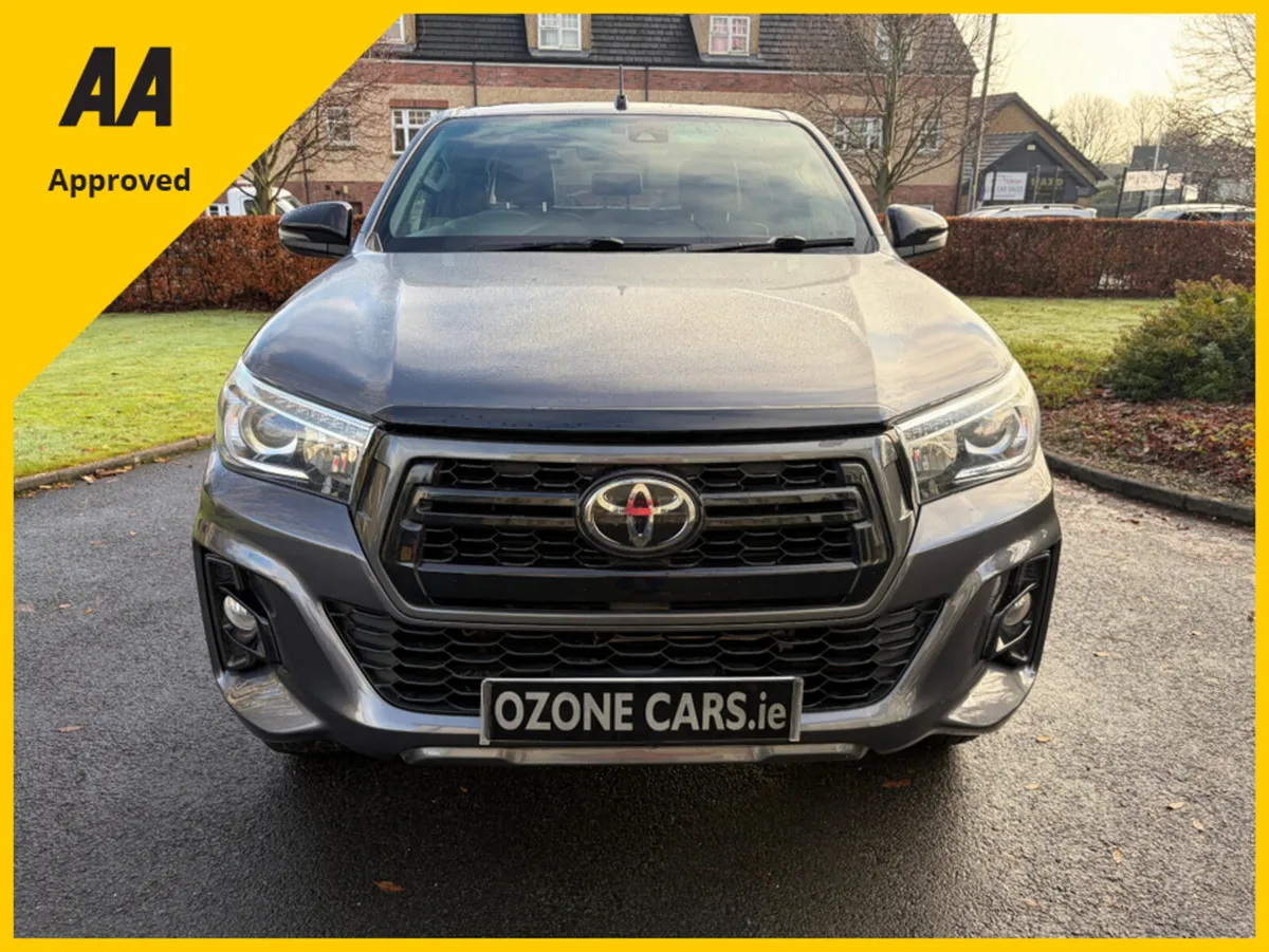 Toyota Hilux INVINCIBE X D-4D 4WD  DCB AUTO - Image 2