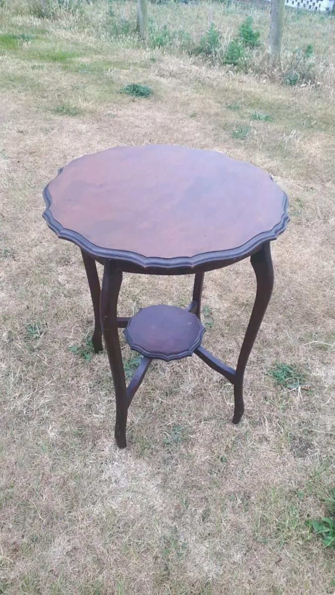 Ocassional Table - Image 1