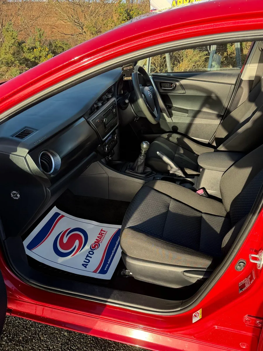 2014 Toyota Auris 1.33 vvti - Image 4