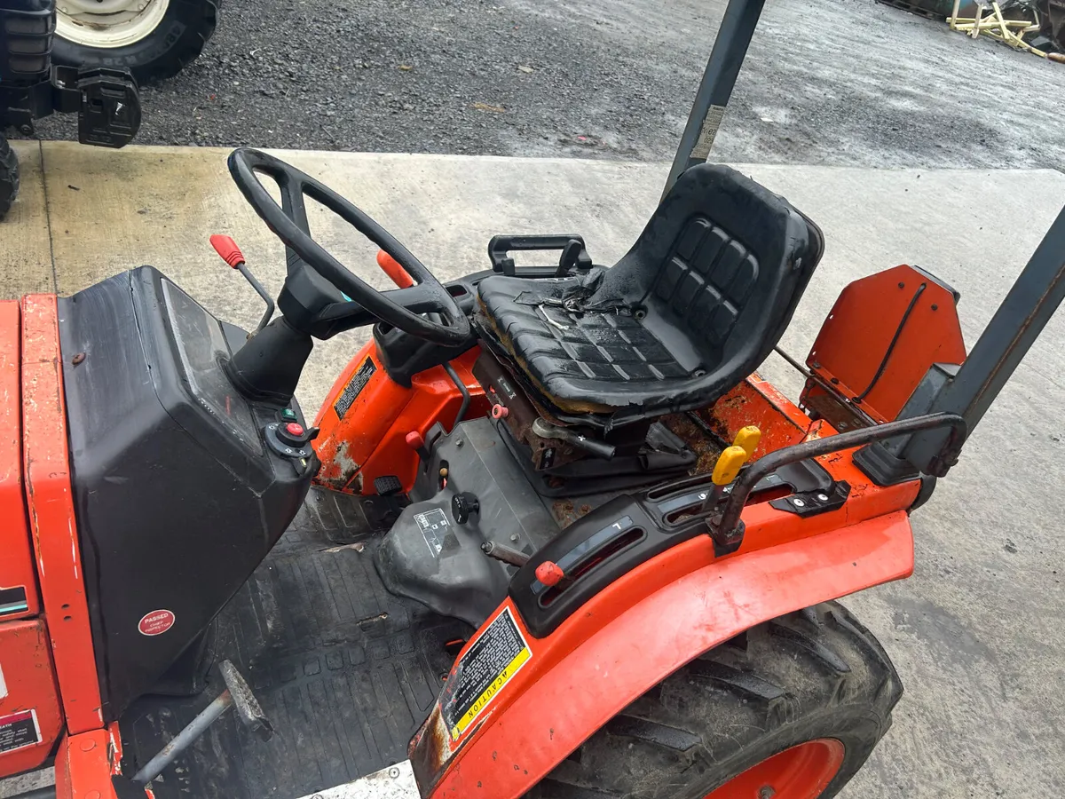 Kubota B1710 Compact Tractor - Image 3