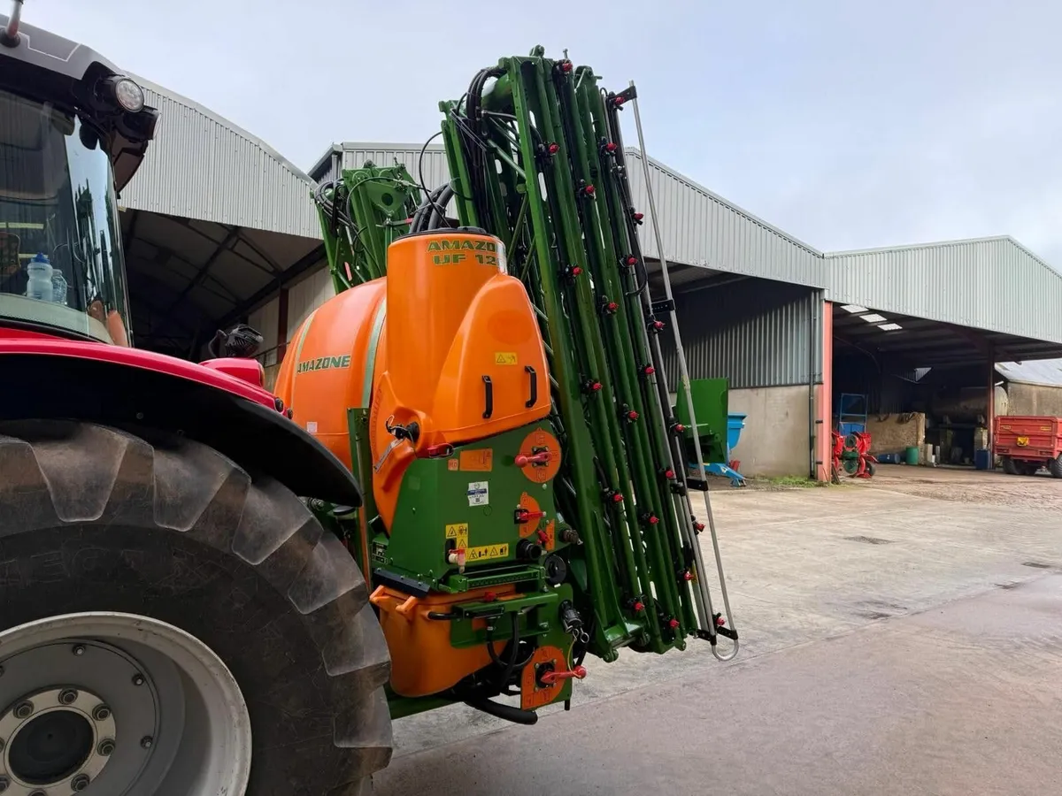 Amazone UF1201-24m sprayer - Image 2