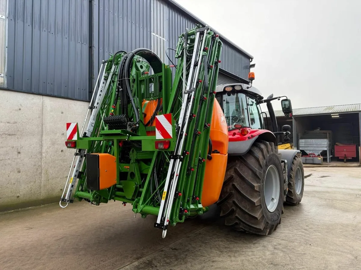 Amazone UF1201-24m sprayer - Image 1