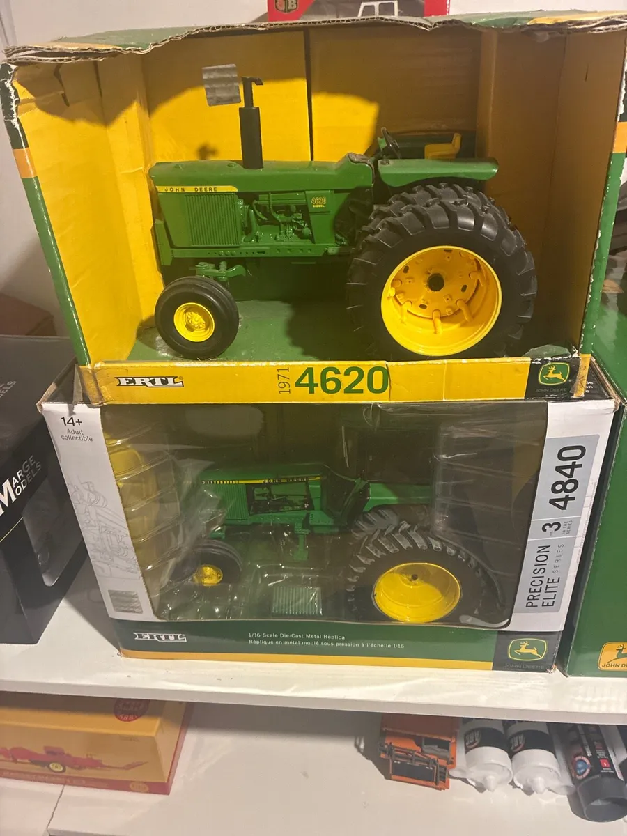 1:16 scale John Deere models - Image 2