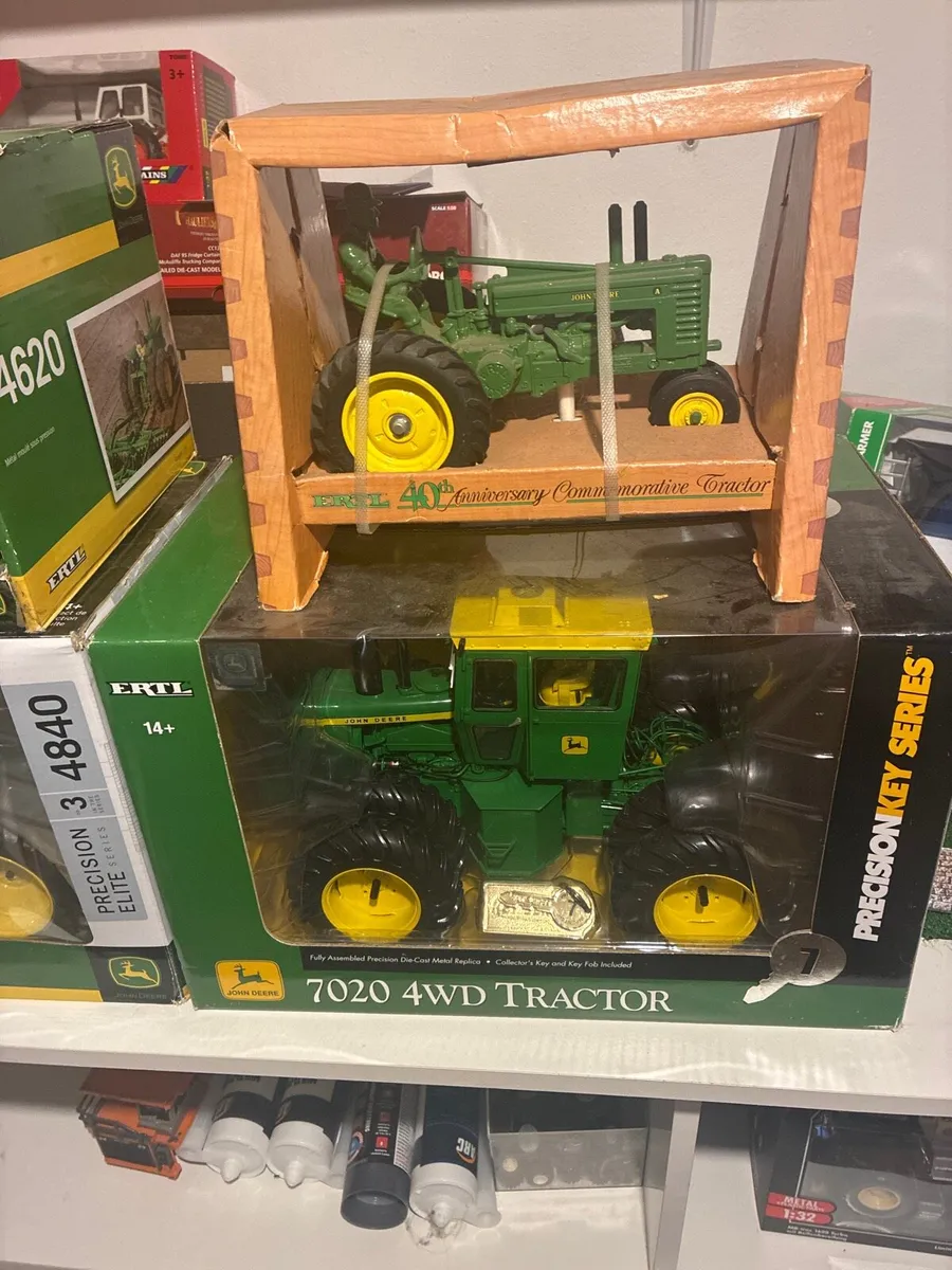 1:16 scale John Deere models - Image 3