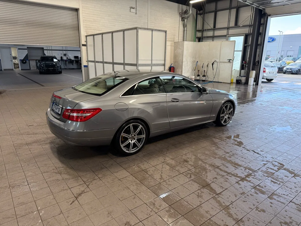 Mercedes E220 Coupe Automatic - Image 3