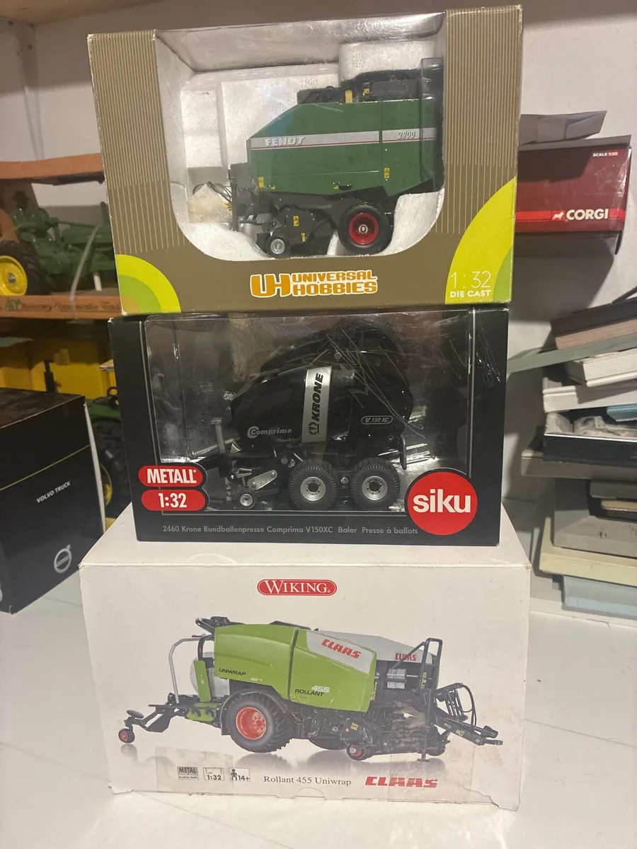 1:32 scale round balers - Image 1