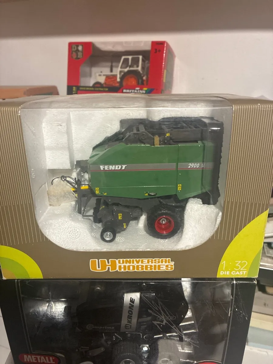 1:32 scale round balers - Image 2