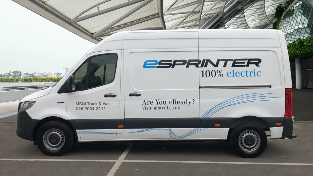 Mercedes-Benz eSprinter 55kWh Progressive - Image 3